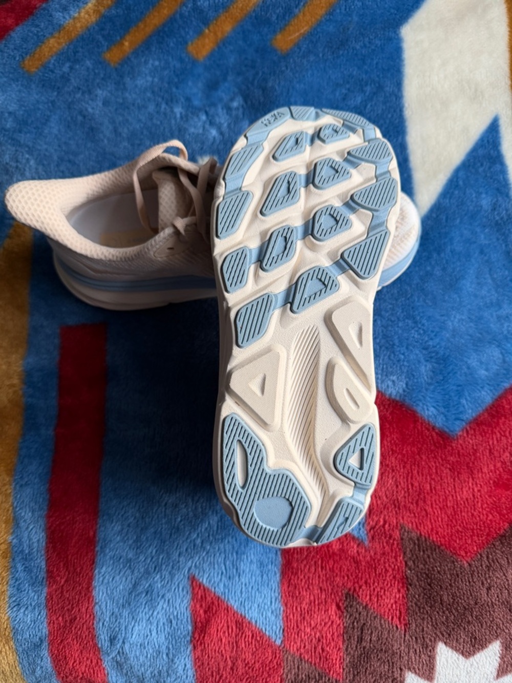 Women's Hoka Clifton 9 - Picture 3 of 3